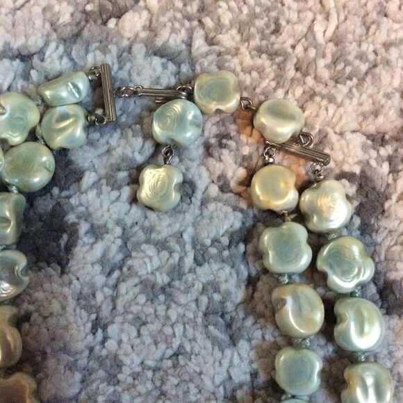 VINTAGE 2 STRAND VOGUE CHOKER AND EARRINGS! EUC! - Picture 2 of 5